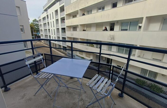 Studio meublé avec balcon et parking — photo 5