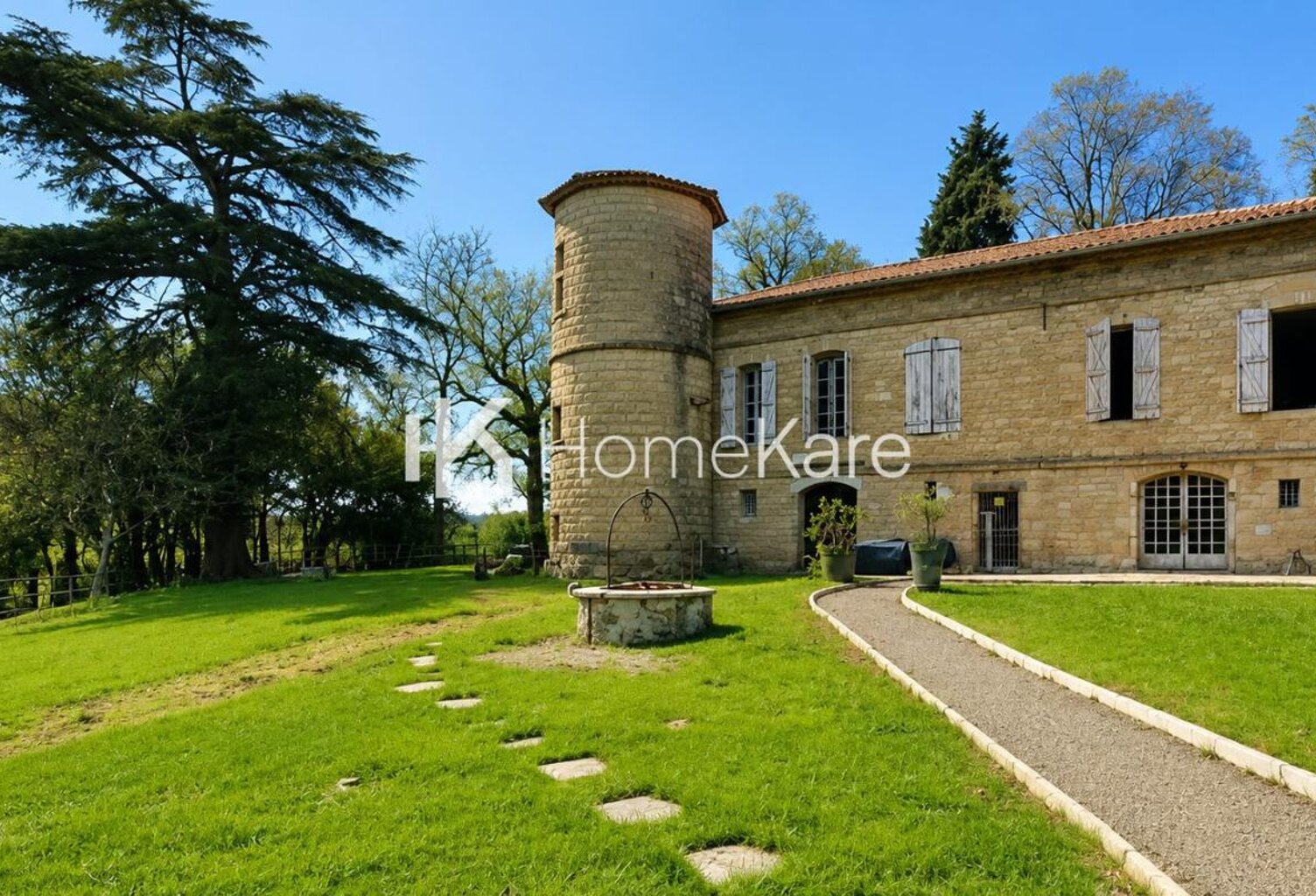 Petit château à rénover — photo 1