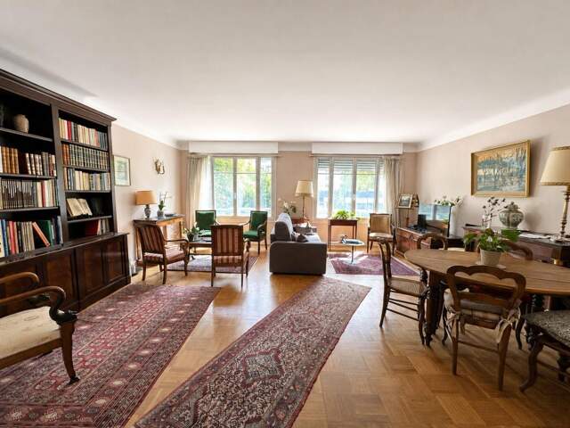 Appartement À Vendre — photo du bien
