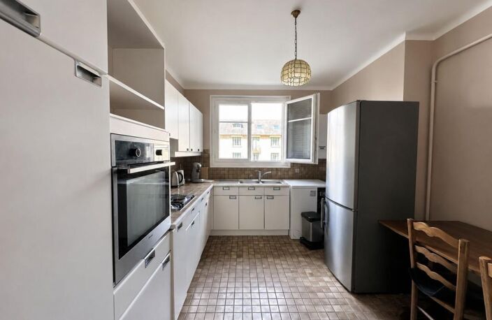 Appartement À Vendre — photo 3