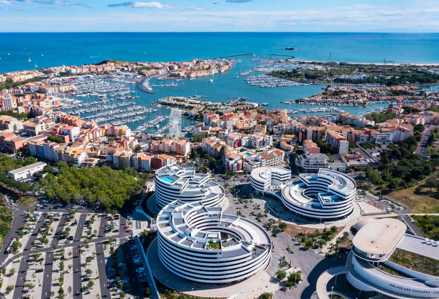 LE CAP D’AGDE – CENTRE-PORT | RÉSIDENCE DE STANDING « ICONIC »  SUPERBE APPARTEMENT T2 NEUF ET MEUBLÉ DE HAUTE QUALITÉ – GRANDE TERRASSE — photo 1