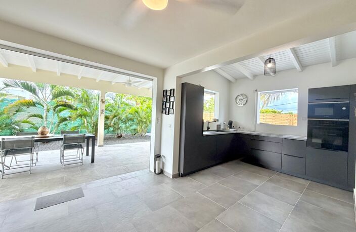 A VENDRE – SAINT-FRANÇOIS – VILLA CONTEMPORAINE 2024 AVEC PISCINE & T2 INDÉPENDANT — photo 3