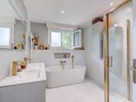 FEYZIN – MAISON 130 M² – 4 CHAMBRES – DEUX ESPACES DE VIE – TERRAIN DE 700 M² — photo 2