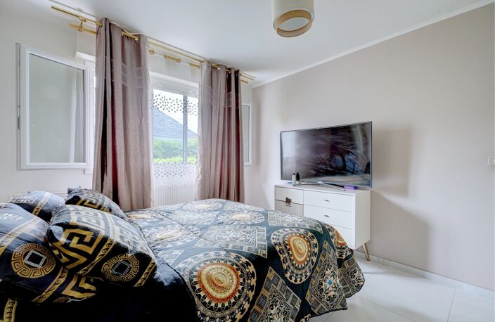 FEYZIN – MAISON 130 M² – 4 CHAMBRES – DEUX ESPACES DE VIE – TERRAIN DE 700 M² — photo 3