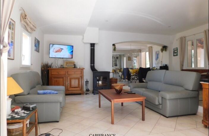A LE VAL (83143) Maison familiale avec piscine, 4 chambres, grand garage, terrain naturel et boisé — photo 5