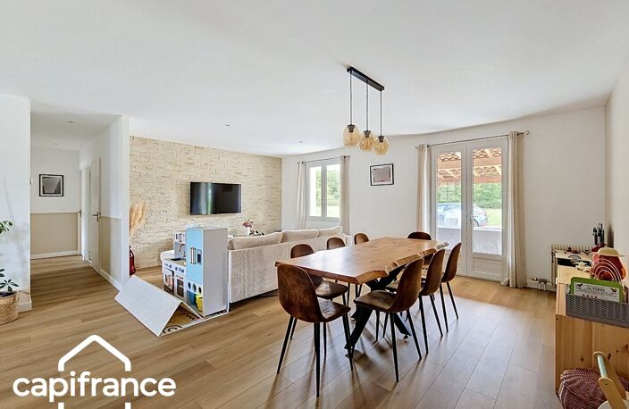 PROCHE DE THOUARS Maison de plain pied de 111m2 avec + de 2 hectares de terrain avec dépendance de 900m2 — photo 3