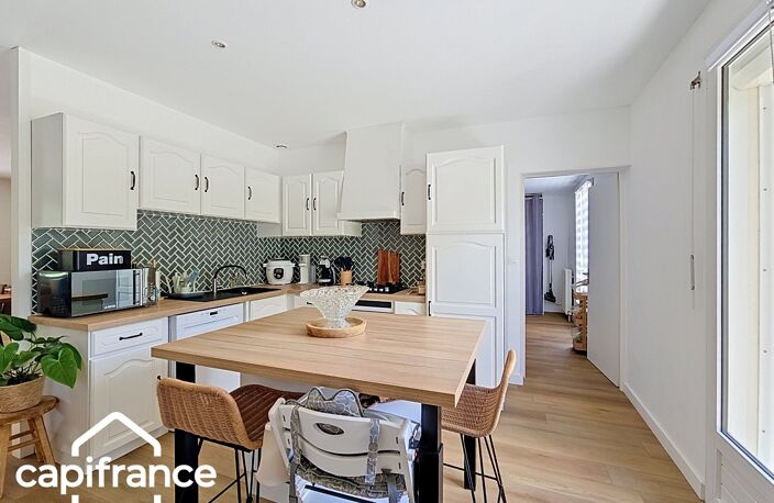 PROCHE DE THOUARS Maison de plain pied de 111m2 avec + de 2 hectares de terrain avec dépendance de 900m2 — photo 4