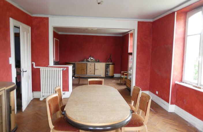 LE THILLOT (88)Maison bourgeoise de caractère à rénover de 280 m²sur trois niveaux, terrain 1000 m²+ garage — photo 4