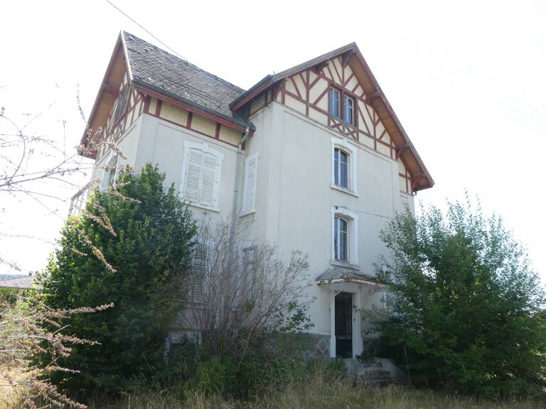 LE THILLOT (88)Maison bourgeoise de caractère à rénover de 280 m²sur trois niveaux, terrain 1000 m²+ garage — photo 1
