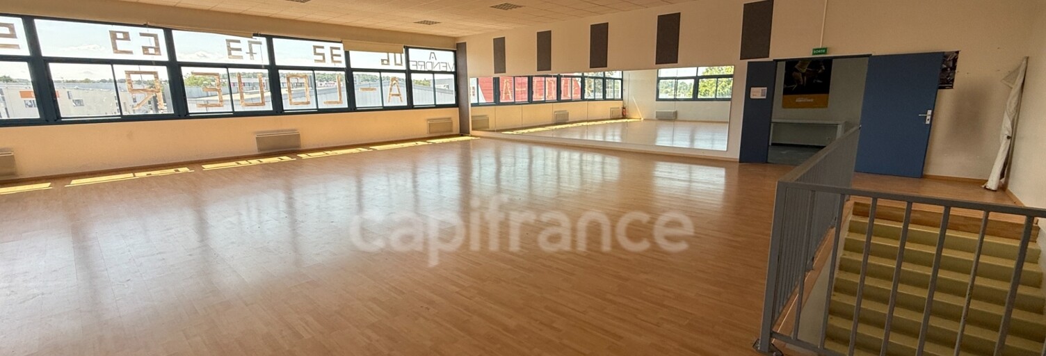 Commerce 2 Pièces 310 m² à vendre à Orgeval (78630)