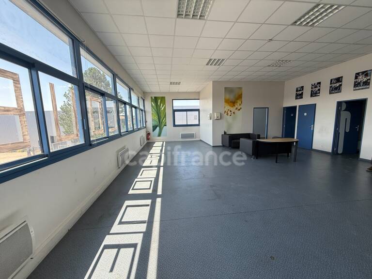MURS COMMERCIAUX D’EXCEPTION – 310 m² MODULABLES – EMPLACEMENT PREMIUM À ORGEVAL (78) — photo 1