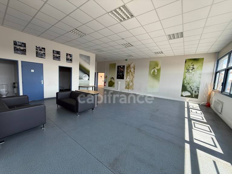 MURS COMMERCIAUX D’EXCEPTION – 310 m² MODULABLES – EMPLACEMENT PREMIUM À ORGEVAL (78) — photo 1