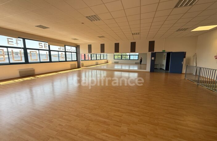 MURS COMMERCIAUX D’EXCEPTION – 310 m² MODULABLES – EMPLACEMENT PREMIUM À ORGEVAL (78) — photo 5