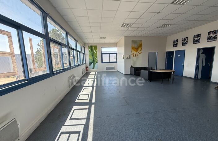MURS COMMERCIAUX D’EXCEPTION – 310 m² MODULABLES – EMPLACEMENT PREMIUM À ORGEVAL (78) — photo 4