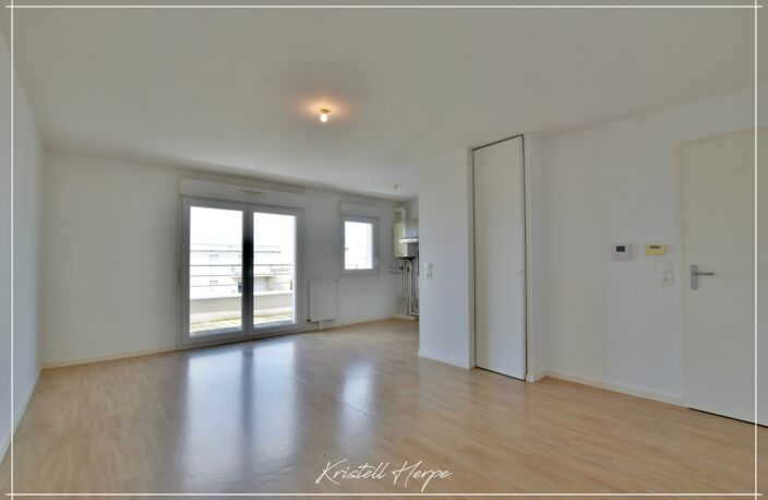 Dpt Loire Atlantique (44), à vendre REZE appartement T2 de 47m², dernier étage avec balcon et stationnement — photo 4