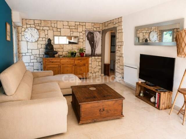 SAINT-RAPHAËL – VALESCURE | T3 EN REZ-DE-JARDIN AVEC GARAGE ET CAVE — photo du bien