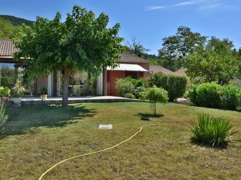 CARREFOUR BLÉONE-DURANCE – Villa traditionnelle de plain-pied en parfait état avec véranda, jardin et garage — photo 1