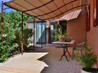 CARREFOUR BLÉONE-DURANCE – Villa traditionnelle de plain-pied en parfait état avec véranda, jardin et garage — photo 2