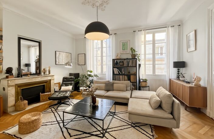 Appartement bourgeois de 6 pièces à BORDEAUX  St Paul centre Historique (33) — photo 2