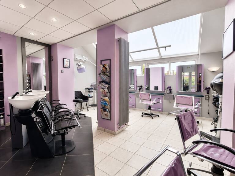 Fonds de commerce Salon de Coiffure à SAINT HILAIRE DU HARCOUET (50) — photo 1