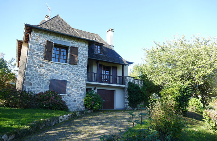 Maison 6 chambres avec 4600m2 de jardin, grand sous-sol, possibilité de vie en plain-pied (Calvinet-Puycapel, 15) — photo 2