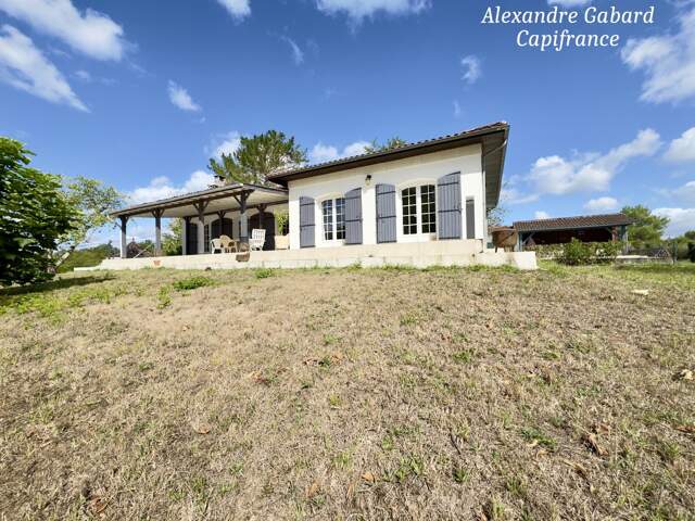 Axe La Réole / Sauveterre de Guyenne - Maison traditionnelle avec sous-sol complet - Agréable jardin et piscine — photo du bien