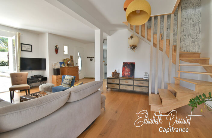 ONDRES – Villa familiale de style basco-landais avec piscine — photo 5