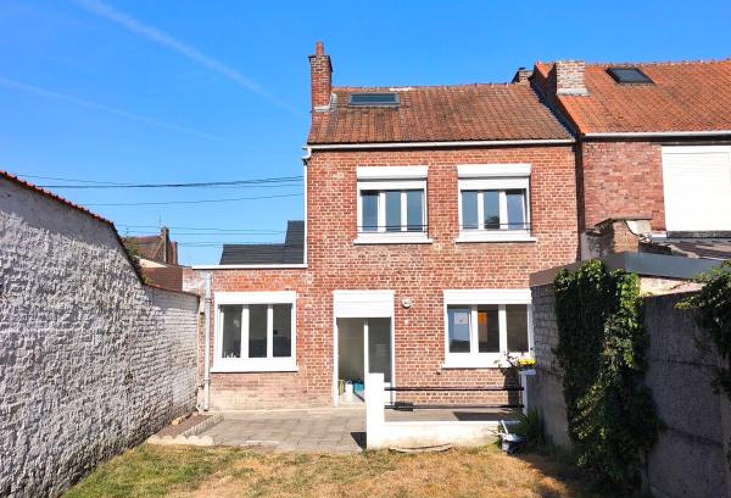 PROCHE CENTRE-VILLE - CHARMANTE MAISON SEMI INDIVIDUELLE - 3 CHAMBRES - JARDIN EXPOSITION SUD - GARAGE — photo 1