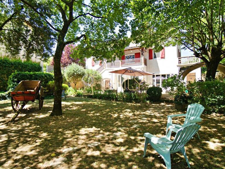 Saint-Julien- Maison - 4 chambres — photo 1