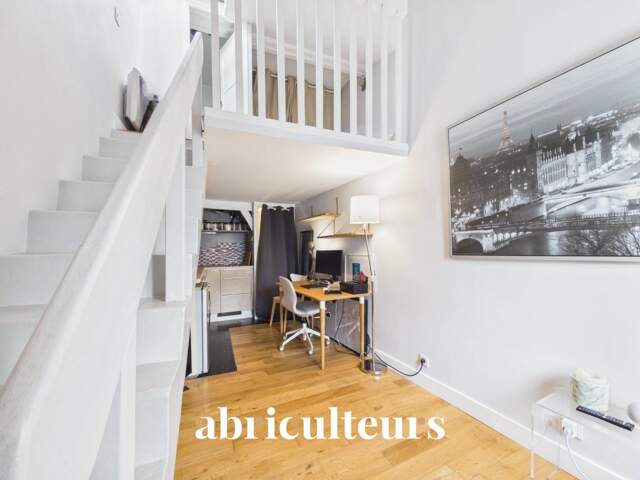 Studio en duplex calme  en vente à Paris 1er (75001) — photo du bien