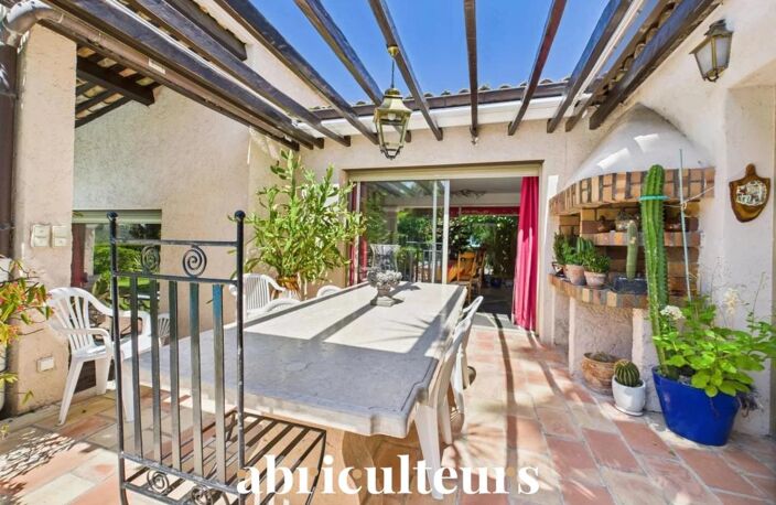 Maison familiale avec piscine et jardin avec  5 chambres en vente La Colle-sur-Loup (06480) — photo 5