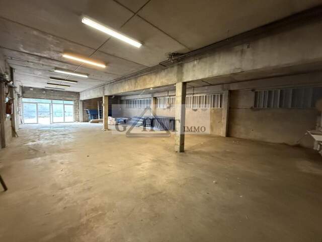 Local d'activités 225m2 à louer Montreuil — photo du bien