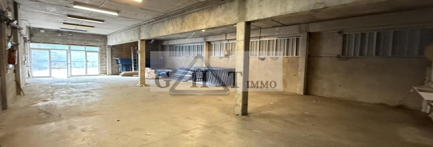 Local industriel  225 m² à louer à Montreuil (93100)