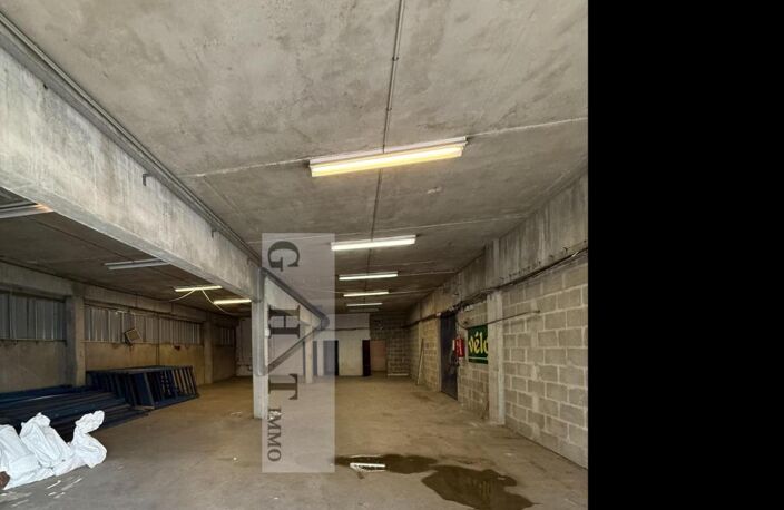 Local d'activités 225m2 à louer Montreuil — photo 2