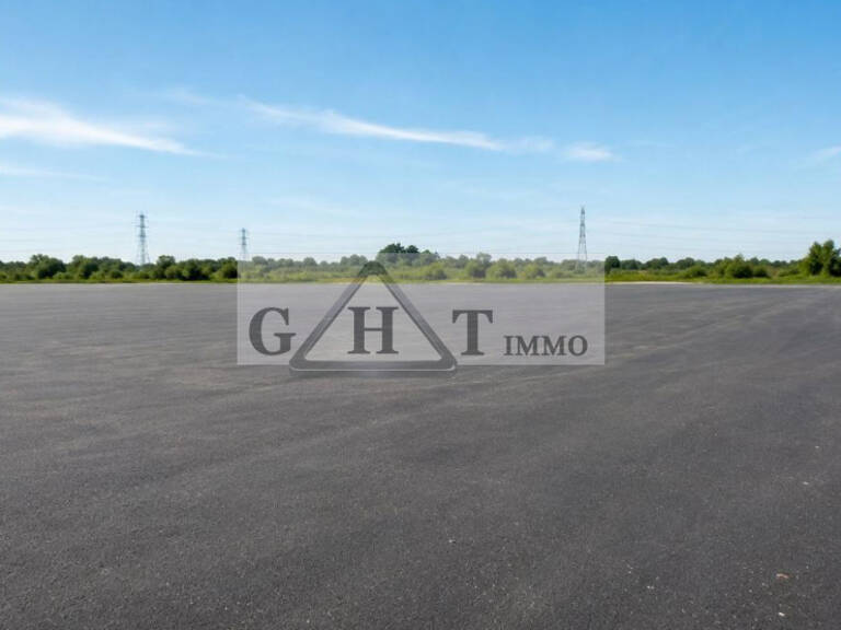 900 m² terrain à louer à LAGNY SUR MARNE — photo 1