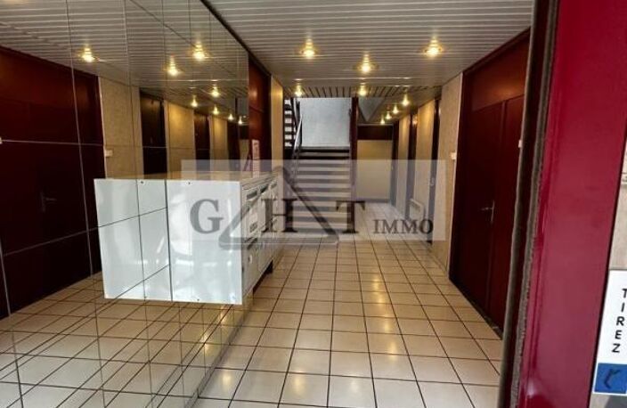 Bureaux à vendre 70 m² à PONTOISE — photo 3