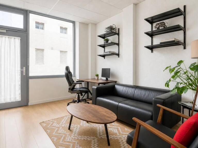 Paris 11e – 50 m² en rez-de-chaussée – Idéal profession libérale, paramédical ou commerce — photo 1