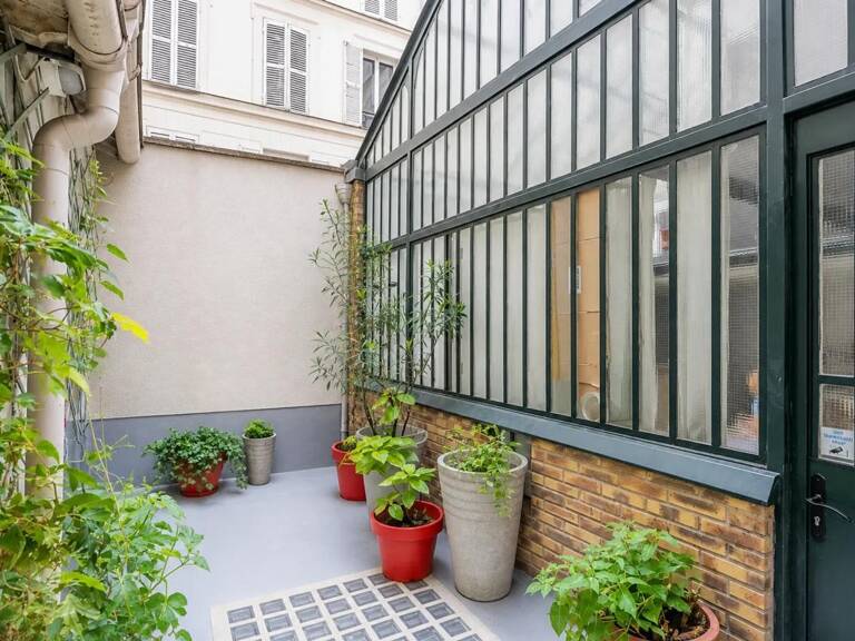 Paris 11e – 50 m² en rez-de-chaussée – Idéal profession libérale, paramédical ou commerce — photo 1