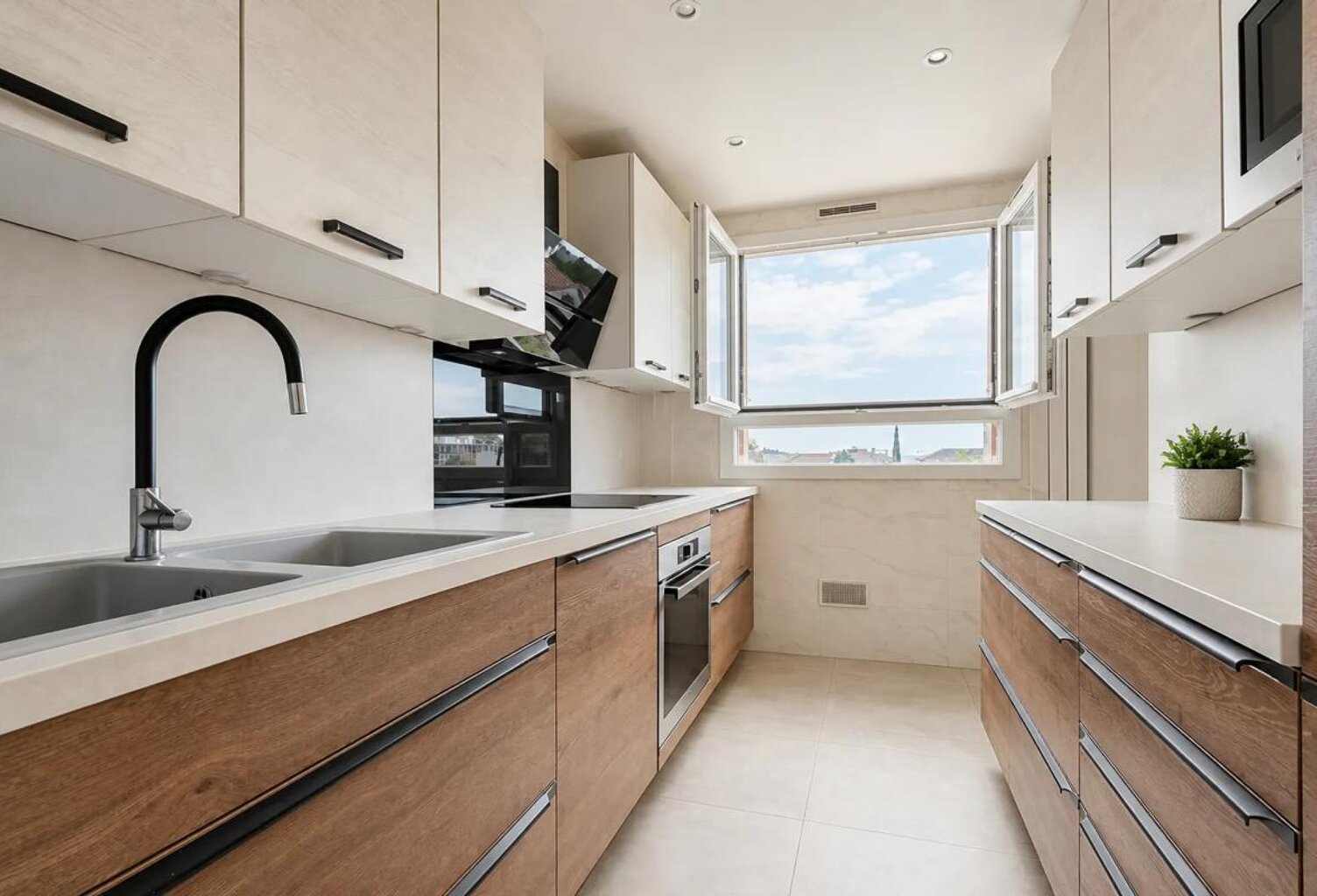 Appartement de 4 pièces de 98 m² à Fontenay-sous-Bois — photo 1