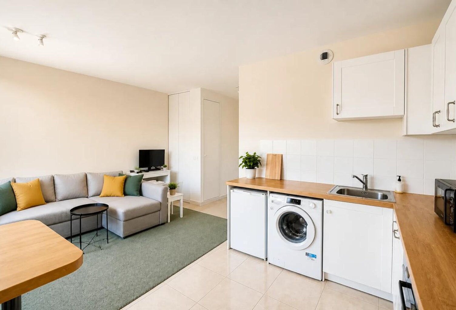 Studio de 1 pièce de 30 m² situé à Poissy — photo 1