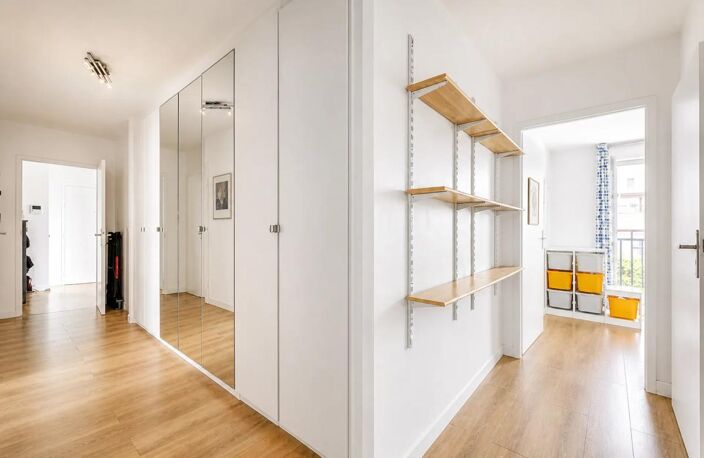 PRÈS DE NEUILLY-SUR-SEINE - 4 PIECES - 3 CHAMBRES - BALCON — photo 5