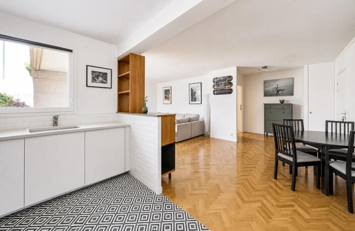 PRÈS DE NEUILLY-SUR-SEINE - 4 PIECES - 3 CHAMBRES - BALCON — photo 4