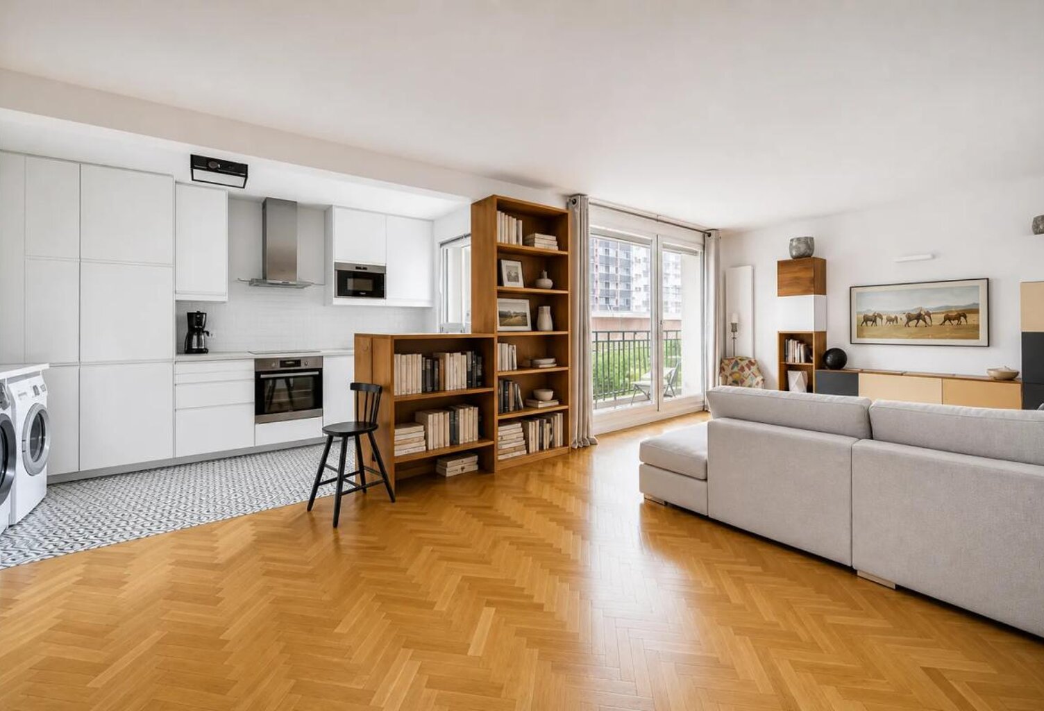 PRÈS DE NEUILLY-SUR-SEINE - 4 PIECES - 3 CHAMBRES - BALCON — photo 1