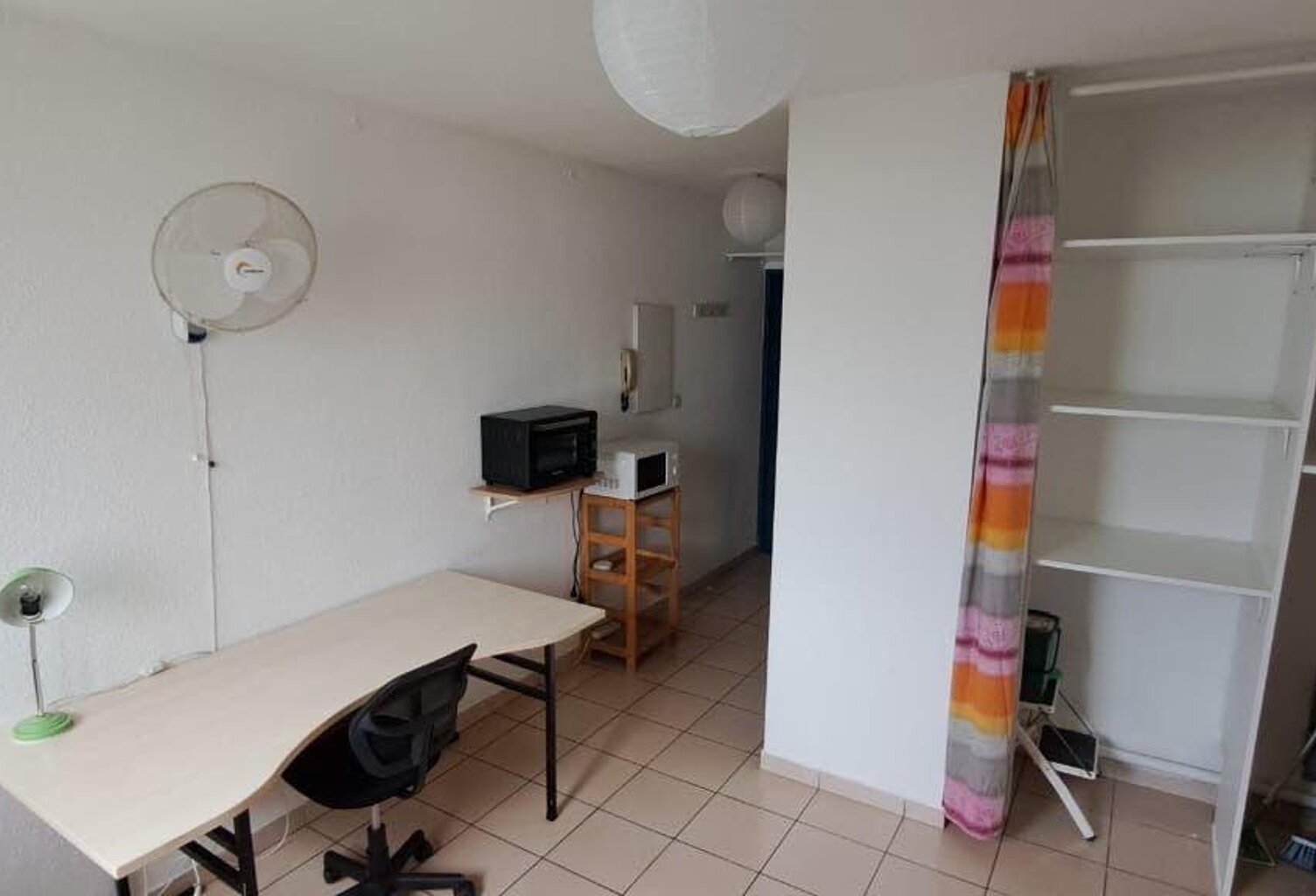 Fabien TEKA IMMO vend studio de 18m² dans la résidence Le Laureat situé au Moufia, à Saint Denis, ile de la Réunion — photo 1