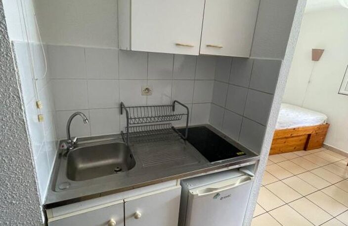 Fabien TEKA IMMO vend studio de 18m² dans la résidence Le Laureat situé au Moufia, à Saint Denis, ile de la Réunion — photo 3