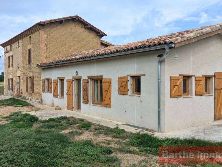Maison rénovée et ses dépendances — photo 1