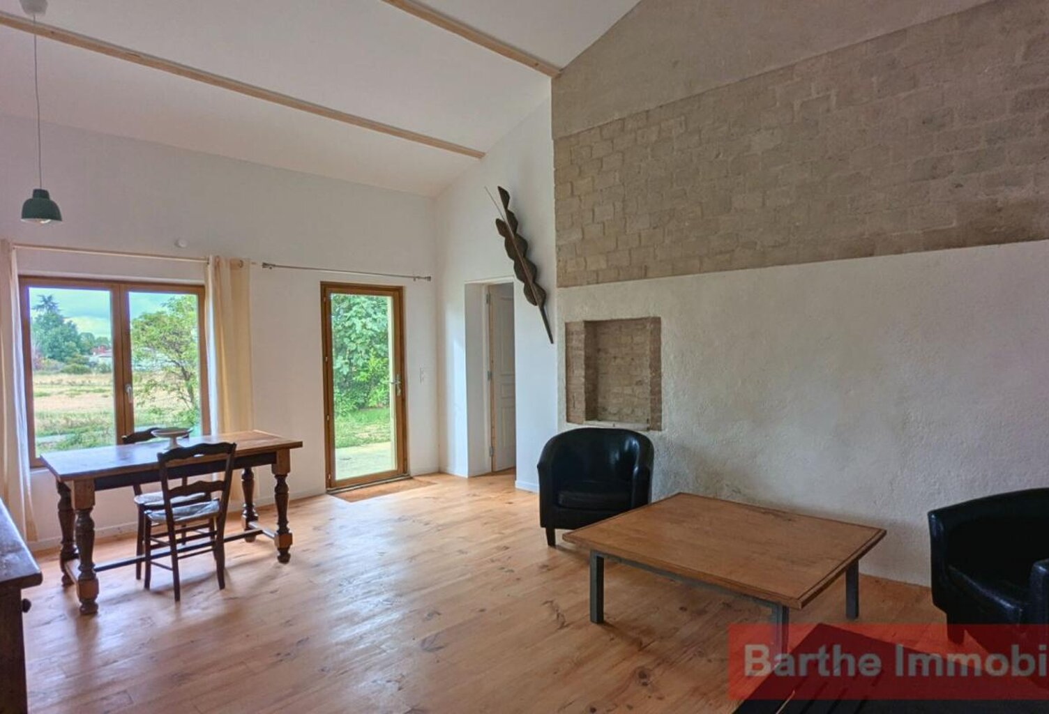 Maison rénovée et ses dépendances — photo 1