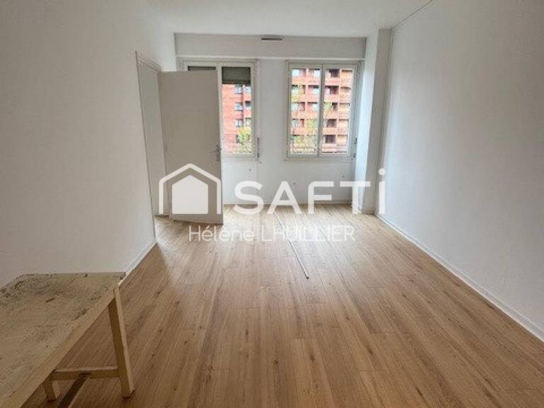 Bureaux de 33.60m² au 5eme etage - Toulouse Allée Jean Jaures — photo 1