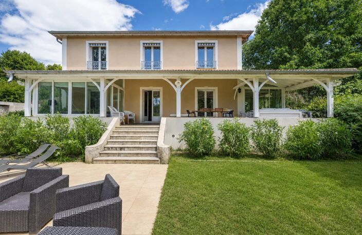 VILLA ECULLY 280m2 - AU FOND D'UNE IMPASSE - CALME ET DISCRETION — photo 4