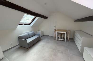 Appartement  700 €